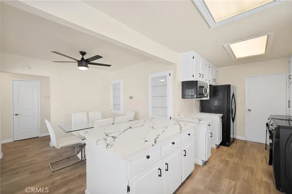 $949,999 | 2046 West 112th Street, Los Angeles, CA 90047