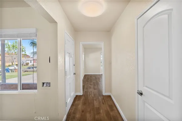 $949,999 | 2046 West 112th Street, Los Angeles, CA 90047