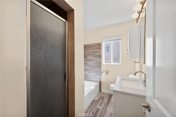 $949,999 | 2046 West 112th Street, Los Angeles, CA 90047