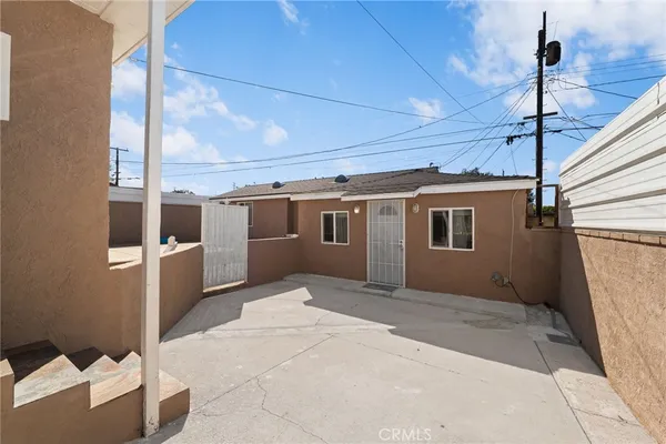 $949,999 | 2046 West 112th Street, Los Angeles, CA 90047