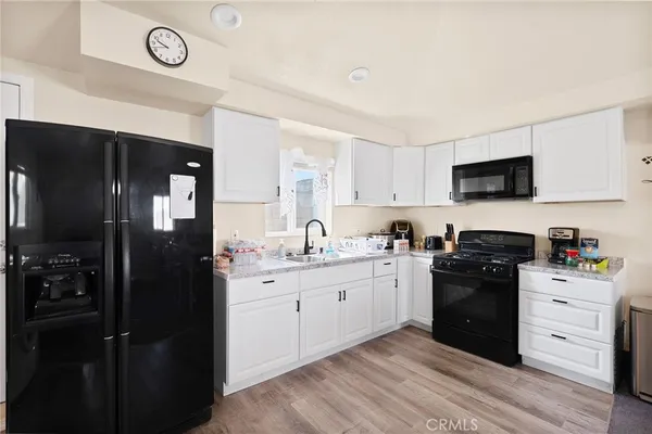 $949,999 | 2046 West 112th Street, Los Angeles, CA 90047
