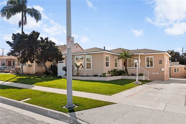 $949,999 | 2046 West 112th Street, Los Angeles, CA 90047
