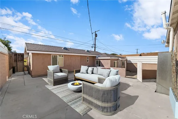 $949,999 | 2046 West 112th Street, Los Angeles, CA 90047