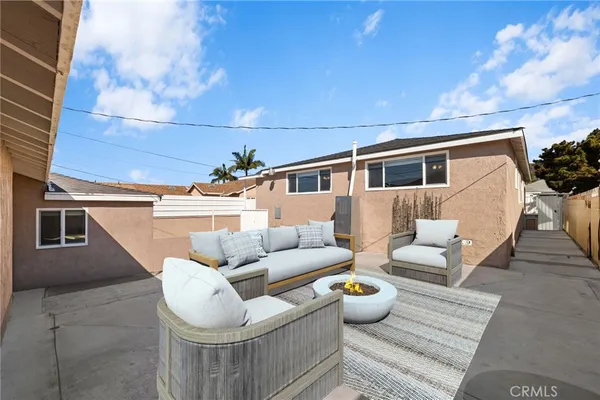 $949,999 | 2046 West 112th Street, Los Angeles, CA 90047