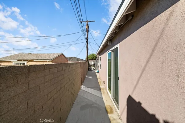 $949,999 | 2046 West 112th Street, Los Angeles, CA 90047