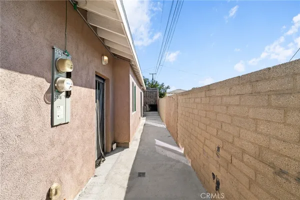 $949,999 | 2046 West 112th Street, Los Angeles, CA 90047