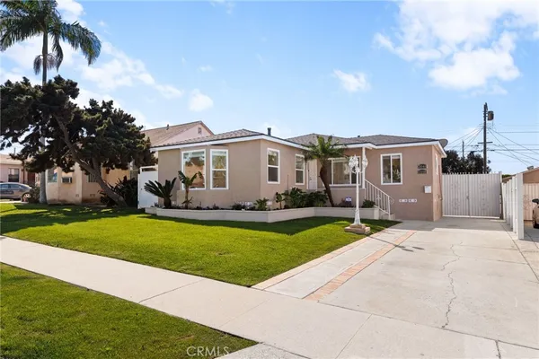 $949,999 | 2046 West 112th Street, Los Angeles, CA 90047