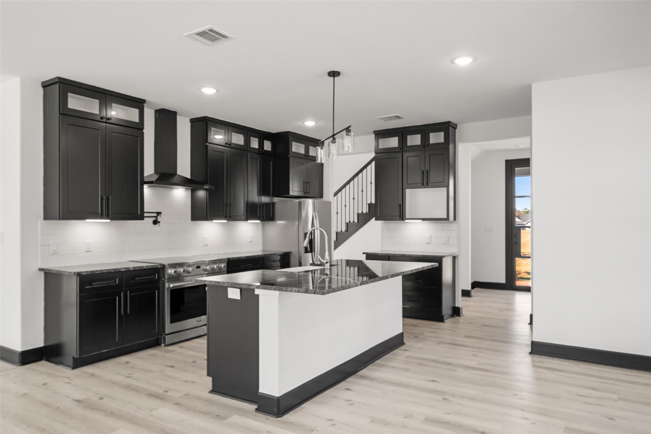 42 Candlestick Drive Trinity, TX 75862 - Photo 9 of 40