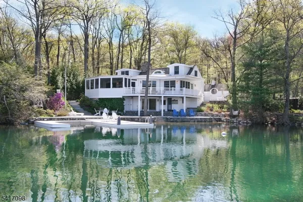 $2,395,000 | 140 Lake End Road, Newfoundland, NJ 07435