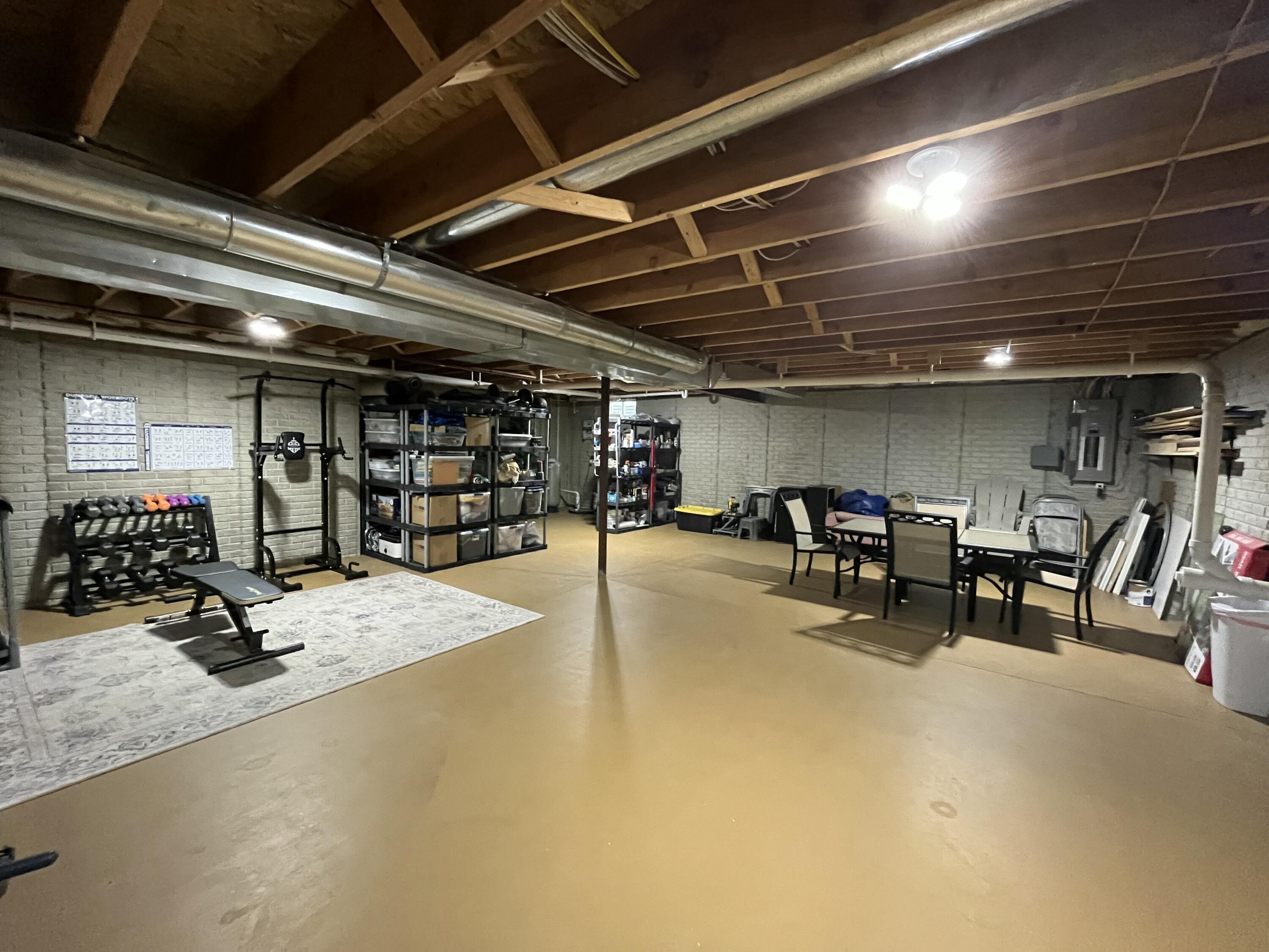 10155 West Oakwood Road Franklin, WI 53132 - Photo 24 of 40 Storage in LL