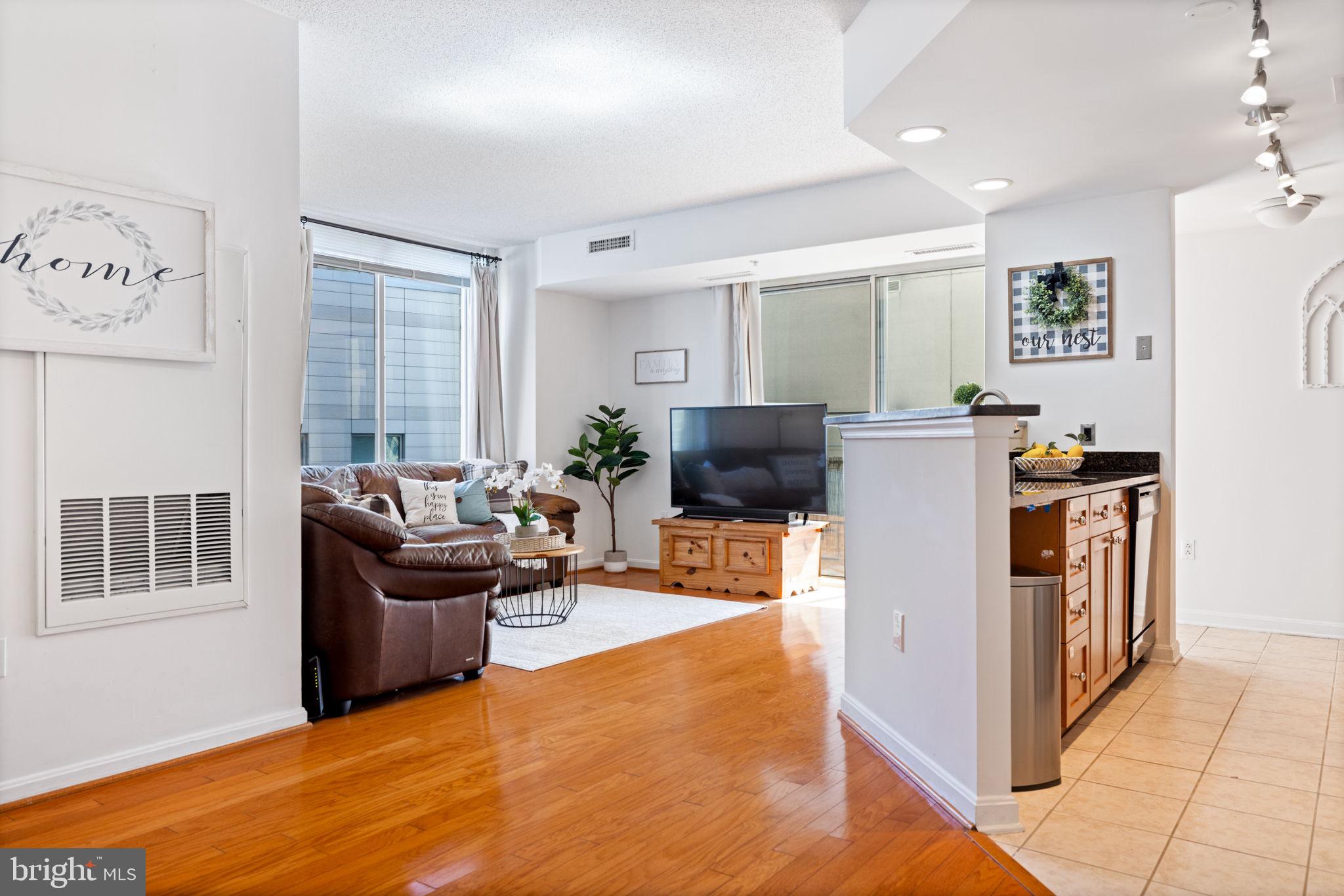930 Wayne Avenue, Unit 810 Silver Spring, MD 20910 - Photo 3 of 50 Gallery Image 3