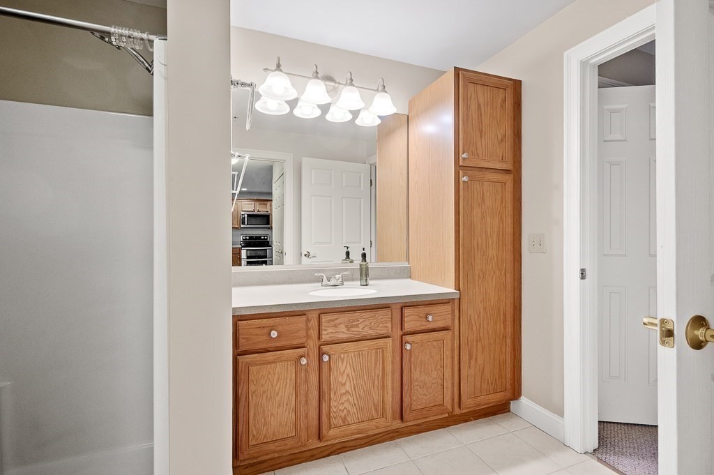 7 Crescent Way, Unit 209 Sturbridge, MA 01518 - Photo 11 of 32