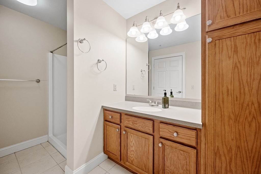 7 Crescent Way, Unit 209 Sturbridge, MA 01518 - Photo 10 of 32