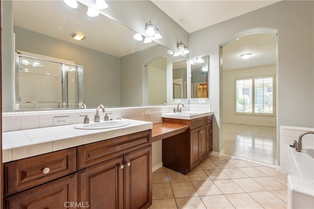 72 Shadowplay Irvine, CA 92620 - Photo 23 of 36