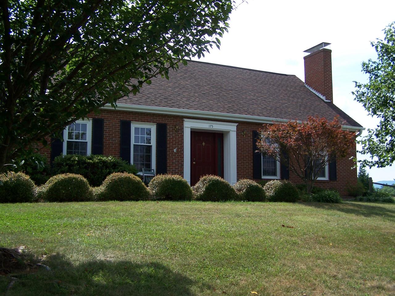 175 Pond Road Fincastle, VA 24090 - Photo 1 of 2 Front