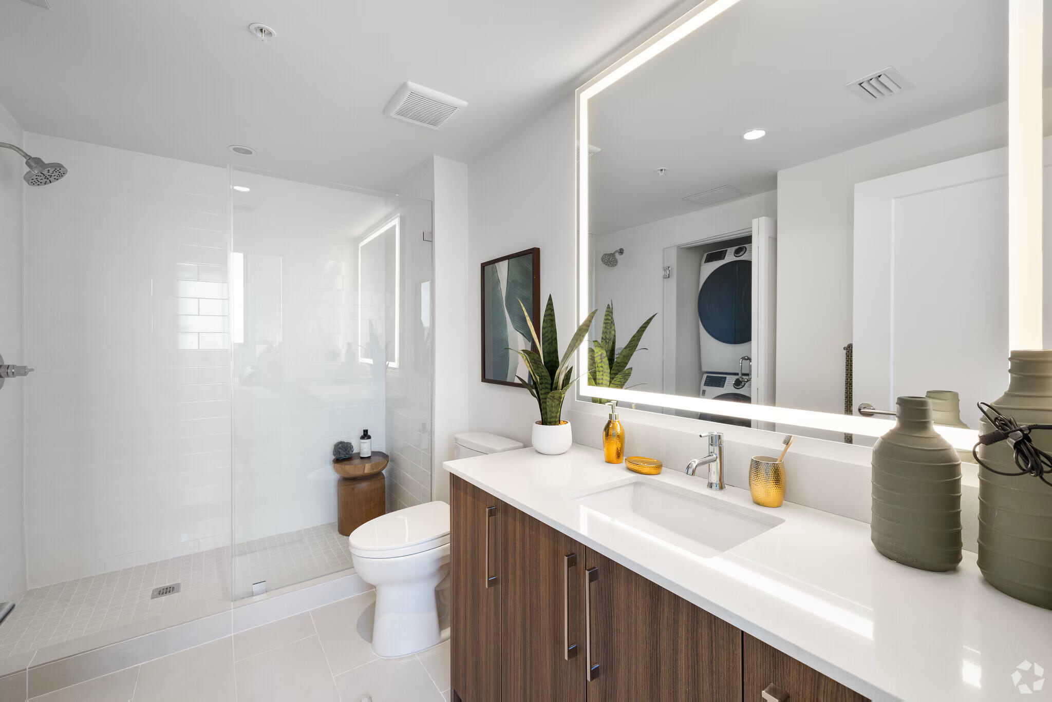 201 Southwest 10th Street, Unit 508 Miami, FL 33130 - Photo 11 of 17 a bathroom with a sink a toilet and mirror
