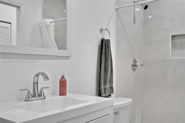 $3,800 | Coral Gate, Miami, FL 33145