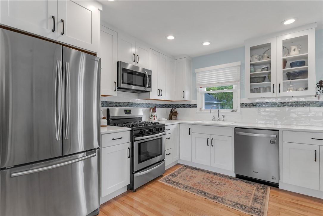 10 Read Avenue Warren, RI 02885 - Photo 8 of 38