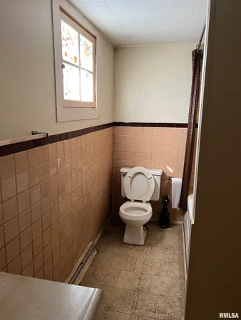 $29,900 | 361 East Douglas Avenue, Jacksonville, IL 62650