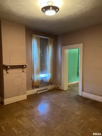 $29,900 | 361 East Douglas Avenue, Jacksonville, IL 62650