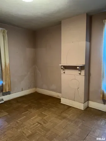 $29,900 | 361 East Douglas Avenue, Jacksonville, IL 62650