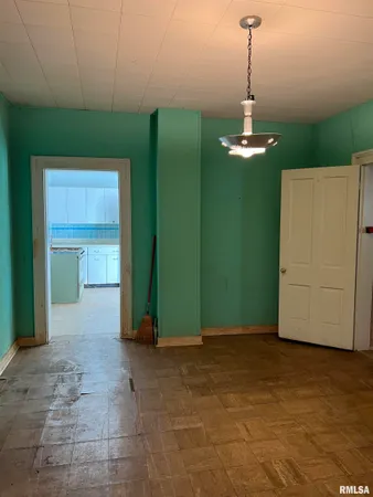 $29,900 | 361 East Douglas Avenue, Jacksonville, IL 62650