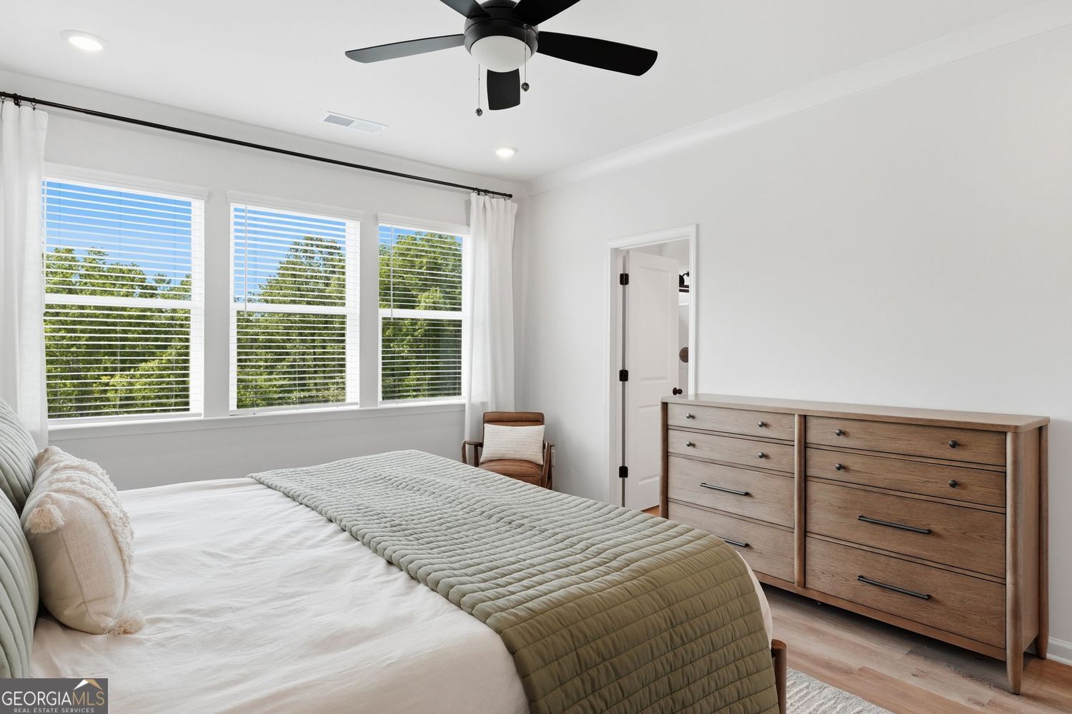 411 Summit View Lane, Unit 2 Jasper, GA 30143 - Photo 22 of 38 a bedroom with a bed and a dresser