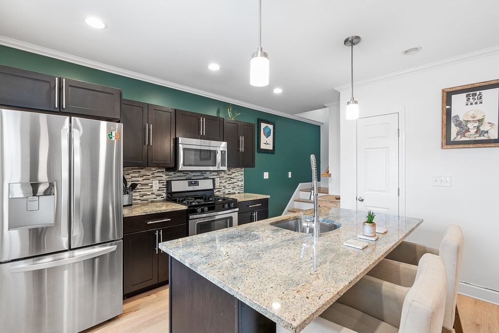 9 Lisbeth Street, Unit 9 Lexington, MA 02421 - Photo 1 of 17