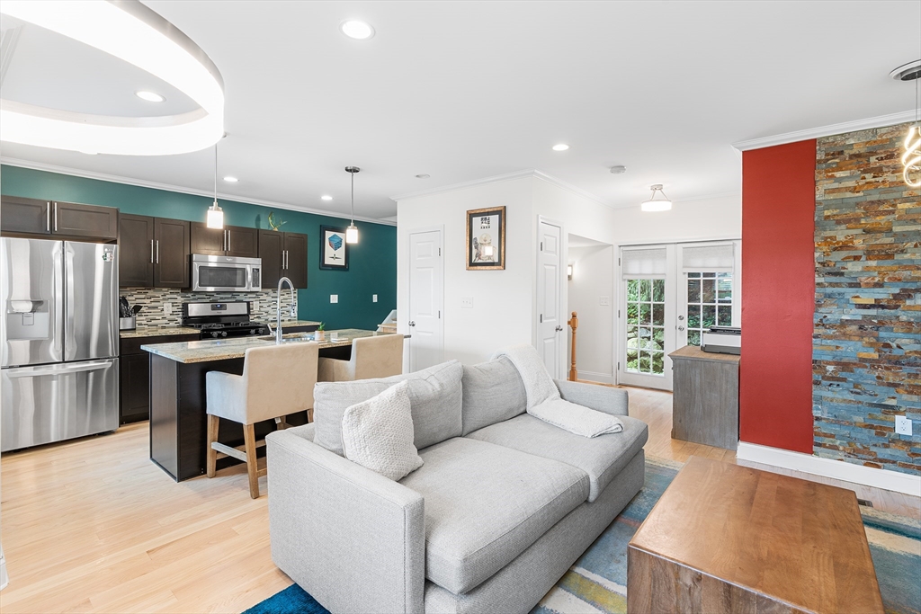 9 Lisbeth Street, Unit 9 Lexington, MA 02421 - Photo 2 of 17