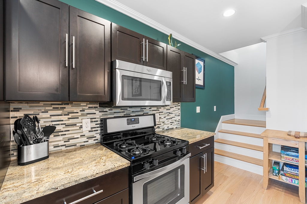 9 Lisbeth Street, Unit 9 Lexington, MA 02421 - Photo 6 of 17