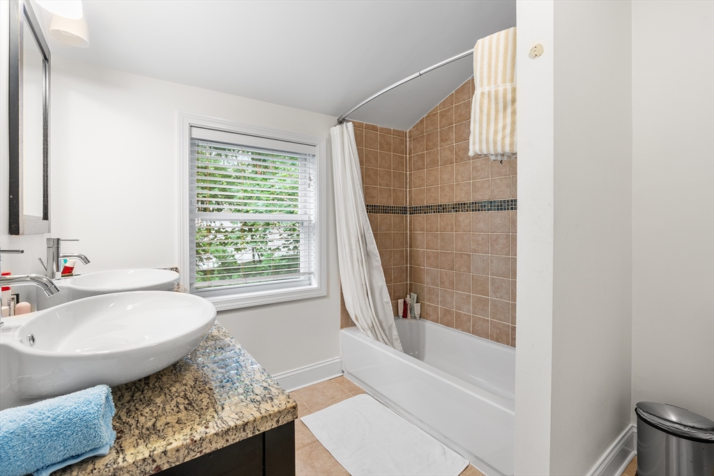 9 Lisbeth Street, Unit 9 Lexington, MA 02421 - Photo 9 of 17