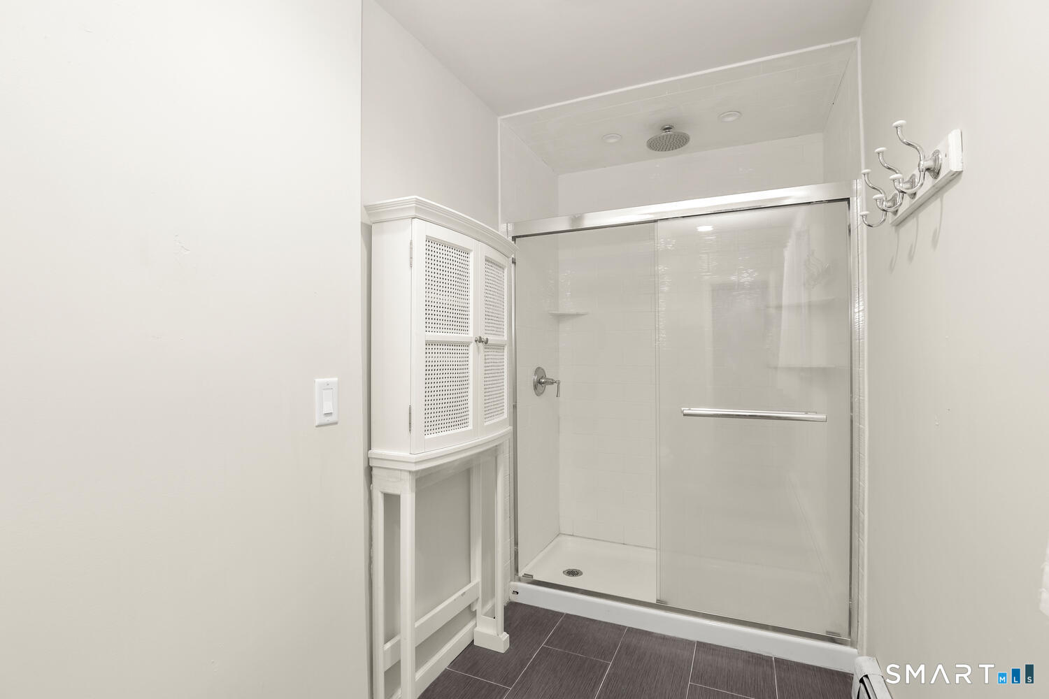 122 Deforest Road Wilton, CT 06897 - Photo 14 of 40