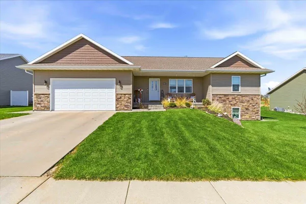 $460,000 | 1421 21st Street, Baraboo, WI 53913