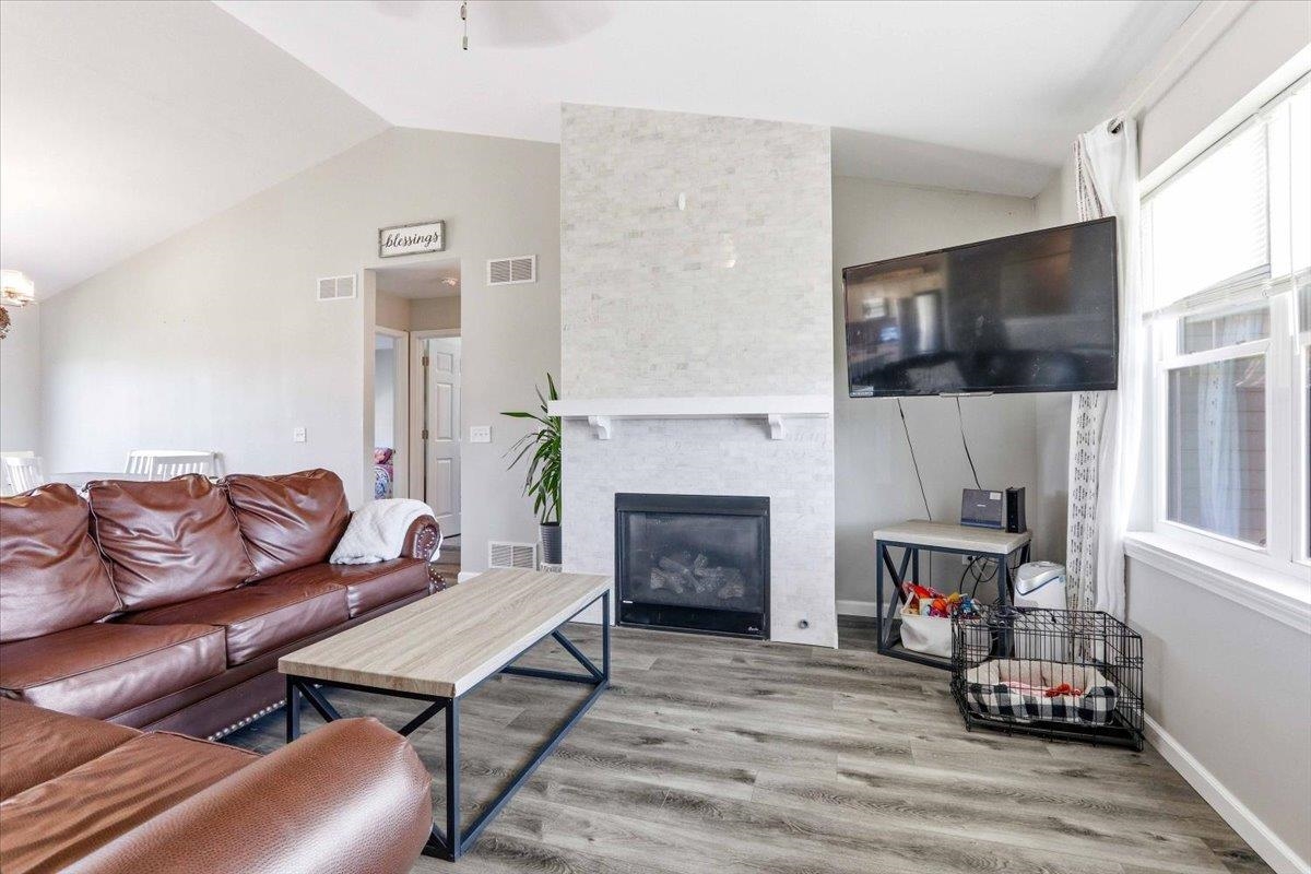 1421 21st Street Baraboo, WI 53913 - Photo 4 of 84
