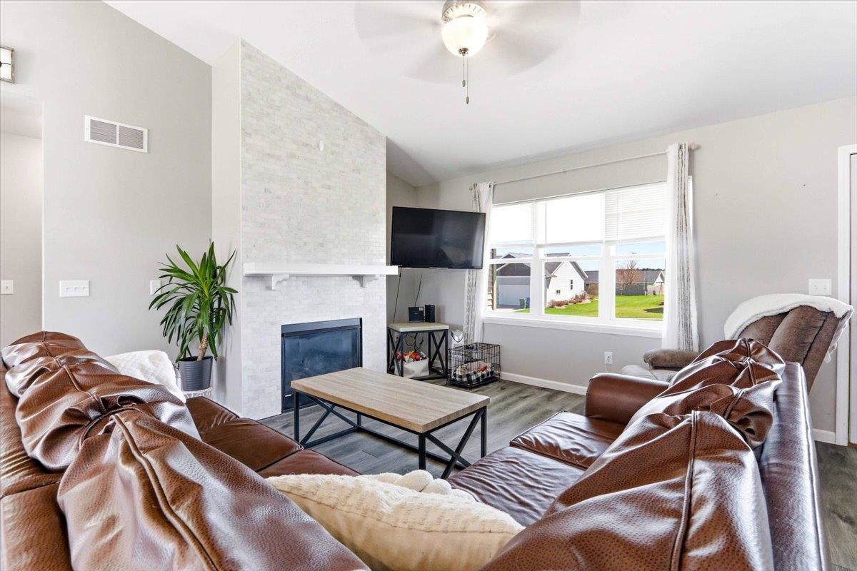 1421 21st Street Baraboo, WI 53913 - Photo 6 of 84