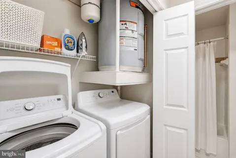 $399,900 | 3307 Wyndham Circle, Unit 2158, Alexandria, VA 22302