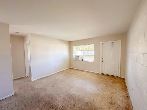 $1,300 | 2506 Ave F, Unit B, Fort Pierce, FL 34947