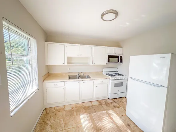 $1,300 | 2506 Ave F, Unit B, Fort Pierce, FL 34947