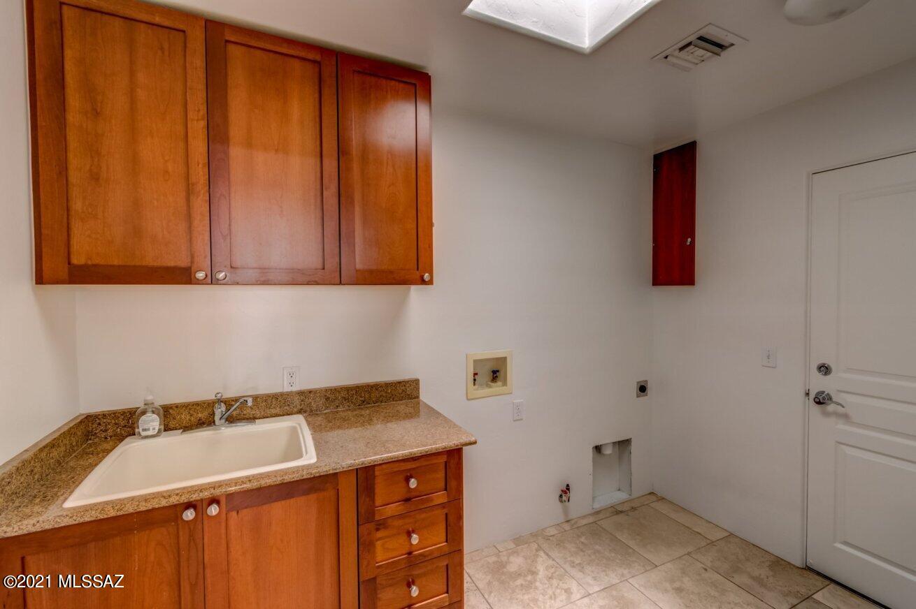 1065 West Panorama Road Tucson, AZ 85704 - Photo 14 of 38 Gallery Image 14