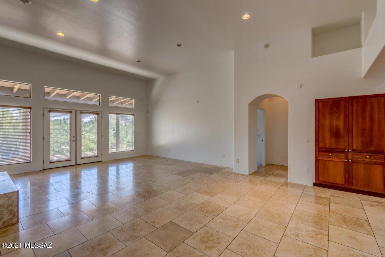 1065 West Panorama Road Tucson, AZ 85704 - Photo 16 of 38 Gallery Image 16