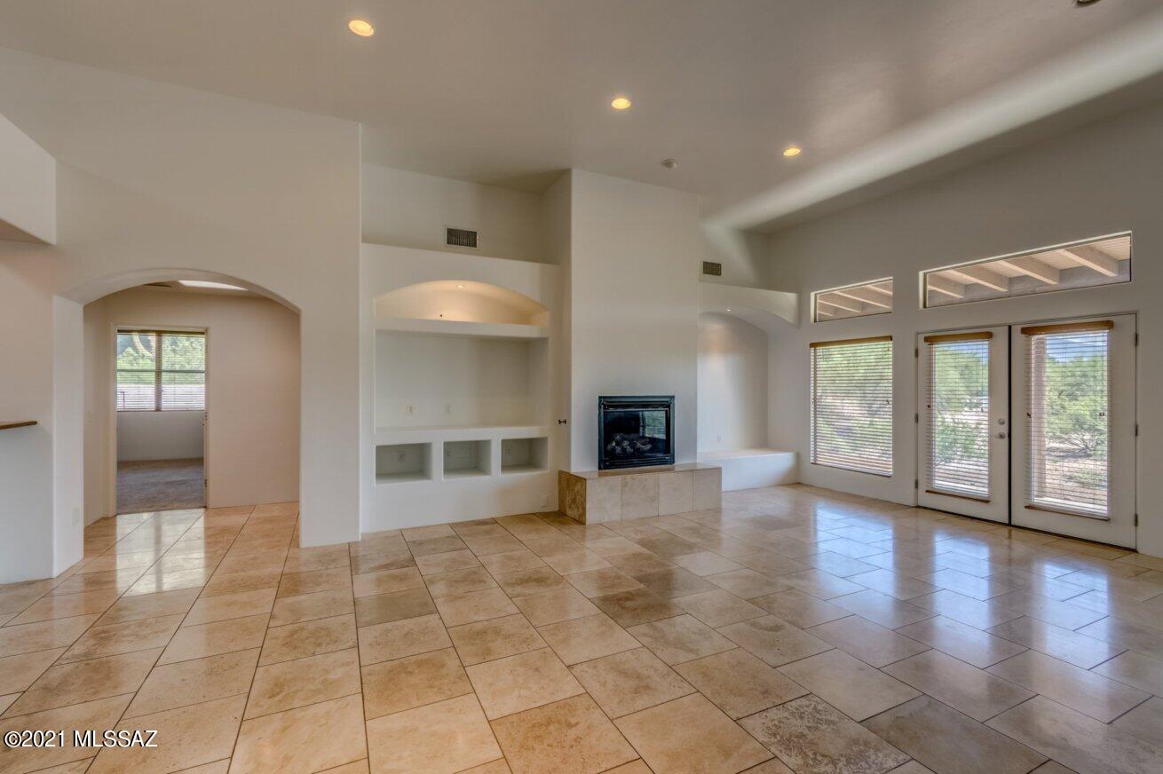 1065 West Panorama Road Tucson, AZ 85704 - Photo 17 of 38 Gallery Image 17