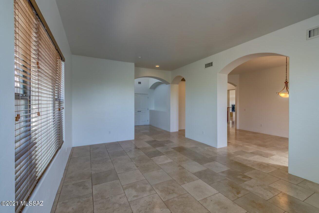 1065 West Panorama Road Tucson, AZ 85704 - Photo 6 of 38 Gallery Image 6