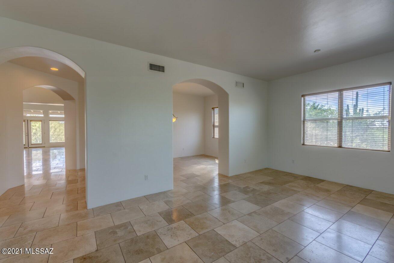 1065 West Panorama Road Tucson, AZ 85704 - Photo 7 of 38 Gallery Image 7
