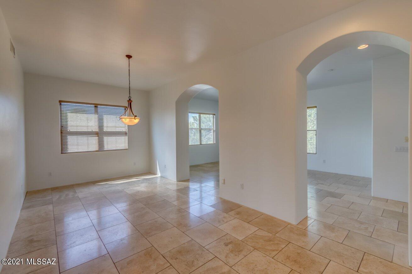 1065 West Panorama Road Tucson, AZ 85704 - Photo 8 of 38 Gallery Image 8
