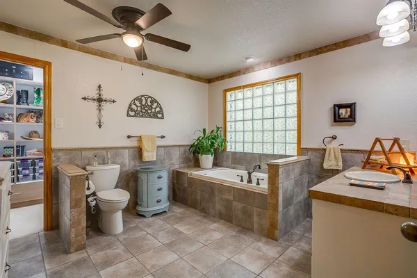 $865,000 | 292 Pam Drive, Chico, TX 76431