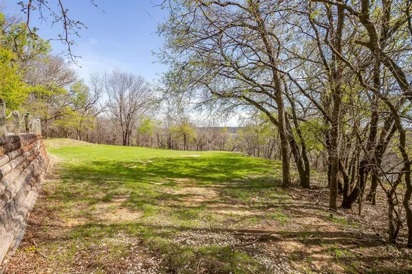 $865,000 | 292 Pam Drive, Chico, TX 76431