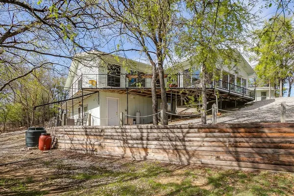 $865,000 | 292 Pam Drive, Chico, TX 76431