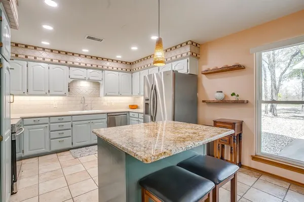 $865,000 | 292 Pam Drive, Chico, TX 76431