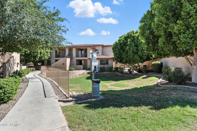 $435,000 | 3330 South Gilbert Road, Unit 2066, Chandler, AZ 85286