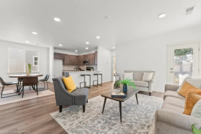 $449,990 | 421 North Viewmont Road, Unit 15/2 HARRISON, Greenacres, WA 99016